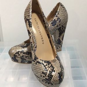 New Chinese Laundry Platform Dress Shoe, Size 8